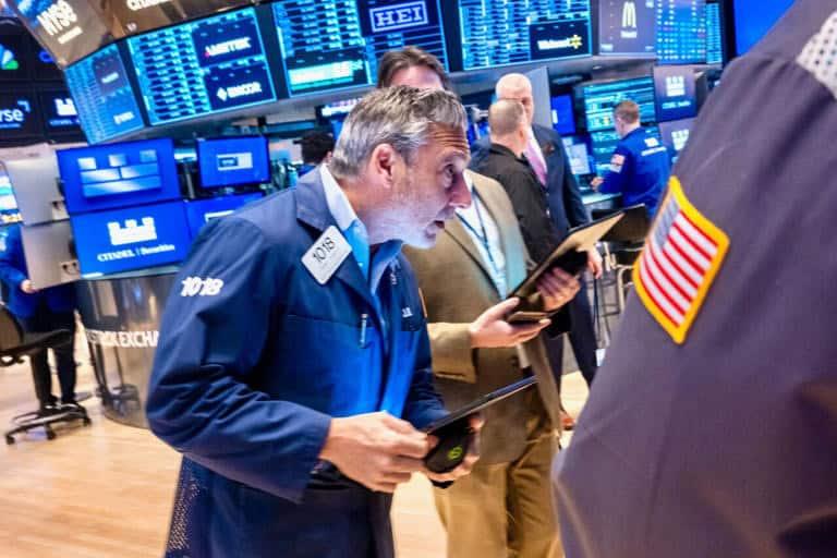 Efecto Trump vuelve a pegar a los índices de Wall Street