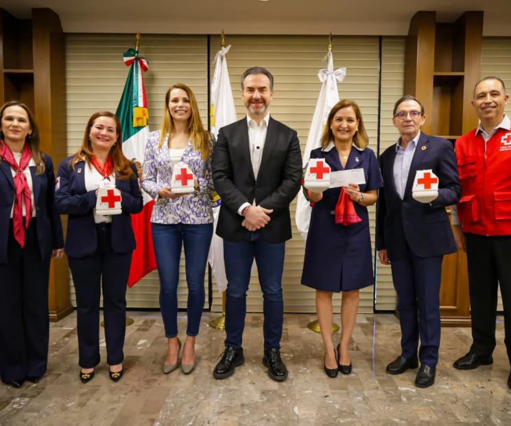 Encabeza Adrián el inicio de la colecta anual de la Cruz Roja