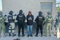 Detienen a hombre armado con 800 dosis de droga Detienen a hombre armado con 800 dosis de droga