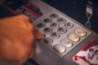 Bancos suspenderán actividades el lunes