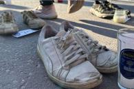 Con recreación del rancho en Teuchitlán, protestan en CDMX Con recreación del rancho en Teuchitlán, protestan en CDMX