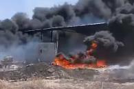 Arde planta recicladora en Linares Arde planta recicladora en Linares