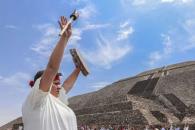 Teotihuacán se viste de blanco para recibir la primavera Teotihuacán se viste de blanco para recibir la primavera
