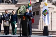 Pide gobernador a Benito Juárez que ´ilumine´ a NL Pide gobernador a Benito Juárez que ´ilumine´ a NL