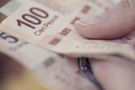 Peso cae frente al dólar y cierra en 20.06 Peso cae frente al dólar y cierra en 20.06