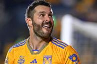 Duda Gignac intercambiar camiseta con Sergio Ramos