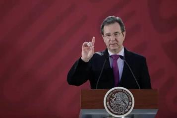 Alerta Esteban Moctezuma por estafa en su nombre