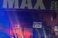 Sale de bar y muere Sale de bar y muere