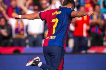 Golea Barcelona al Girona y sigue en la cima de La Liga