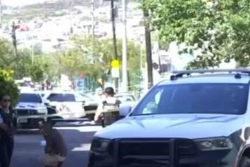 Dispara sujeto al aire para disuadir una riña