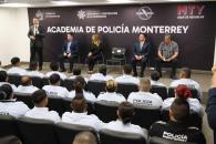 Entrega Adrián de la Garza constancias a 231 policías Entrega Adrián de la Garza constancias a 231 policías