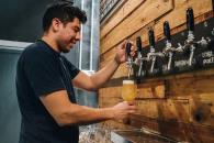 En crisis cerveceros canadienses por aranceles de EU En crisis cerveceros canadienses por aranceles de EU