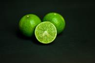 Para qué sirve licuar cáscaras de limón con sal y bicarbonato Para qué sirve licuar cáscaras de limón con sal y bicarbonato