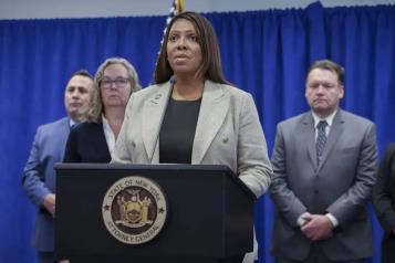 Demandan fiscales a Trump por recortes