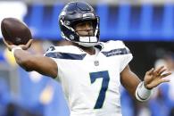 Geno Smith seguirá en Raiders a por 89 mdd Geno Smith seguirá en Raiders a por 89 mdd