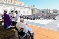 Reaparece Papa Francisco en Plaza de San Pedro Reaparece Papa Francisco en Plaza de San Pedro