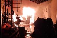 Sobrevive a incendio en su domicilio; habría sido provocado Sobrevive a incendio en su domicilio; habría sido provocado
