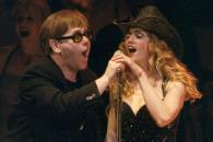 Madonna y Elton John se reconcilian tras años de enemistad Madonna y Elton John se reconcilian tras años de enemistad