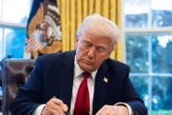 Eleva Trump aranceles hasta 104% a China; entran en vigor mañana