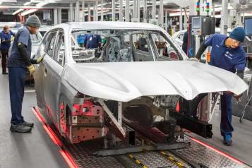 Disminuye la exportación de autos 6%