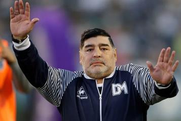 Incumplimientos médicos causaron muerte de Maradona