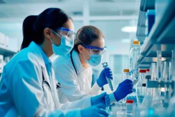 Anuncia Trump Aranceles en farmacéuticos