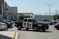 Atacan a pareja en estacionamiento de plaza comercial en Apodaca Atacan a pareja en estacionamiento de plaza comercial en Apodaca
