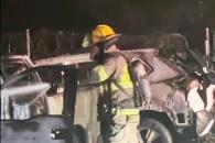 Chocan camionetas y se incendian Chocan camionetas y se incendian