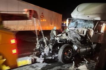 Chocan dos tráileres en Doctor Arroyo