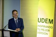 Inspira a alumnado a hacer el bien Inspira a alumnado a hacer el bien