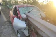 Muere automovilista tras estrellarse en barandal de contención Muere automovilista tras estrellarse en barandal de contención