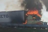 Fallece trailero calcinado luego de choque e incendio Fallece trailero calcinado luego de choque e incendio