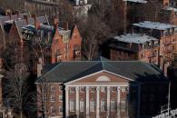 Congela Trump 2 mil 200 mdd a la Universidad de Harvard Congela Trump 2 mil 200 mdd a la Universidad de Harvard