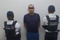 Agrede a su familia y mata a mascota Agrede a su familia y mata a mascota