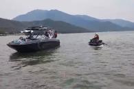 Rescatan a tres personas tras hundirse lancha en la Presa La Boca