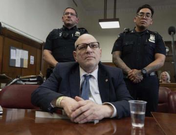 Aclama Harvey Weinstein su inocencia por acusaciones de acoso sexual
