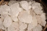 Cómo usar la piedra de alumbre para cuidar la piel en vacaciones Cómo usar la piedra de alumbre para cuidar la piel en vacaciones