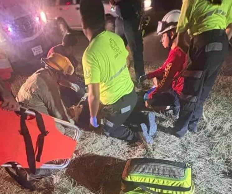 Impactan motocicleta en Linares