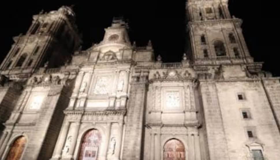 Campana mayor de Catedral Metropolitana anuncia muerte del Papa