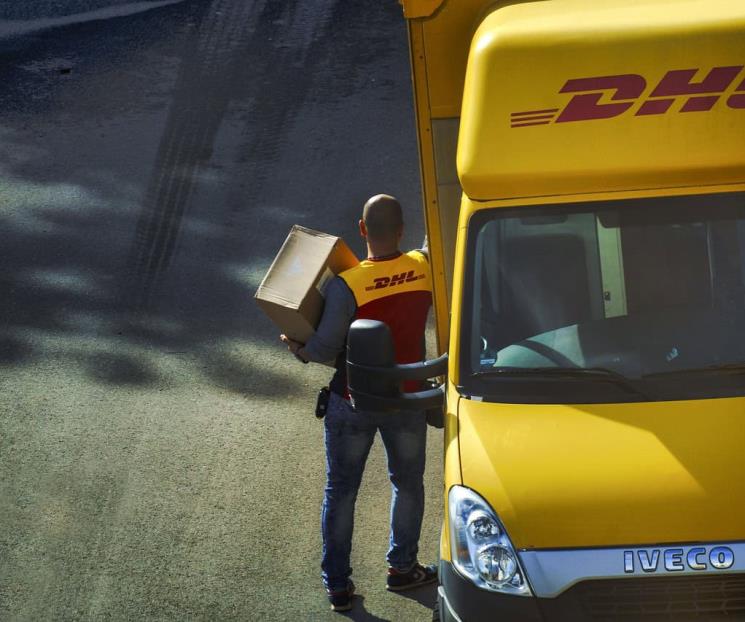 DHL suspende envíos mayores a 800 dólares a consumidores de EU DHL suspende envíos mayores a 800 dólares a consumidores de EU