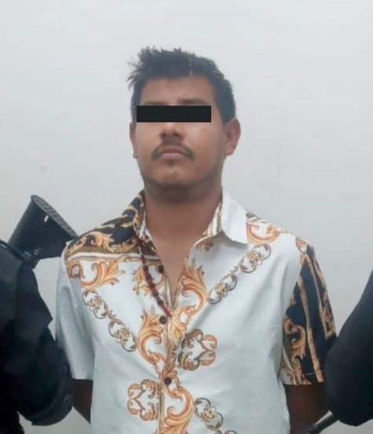 Como resultado de los recorridos de prevención y vigilancia que realiza la Secretaría de Seguridad y Protección Ciudadana de Juárez, un hombre fue detenido tras encontrarle 58 dosis de presunta droga cuando circulaba en actitud evasiva por calles de la Colonia Monte Kristal.
