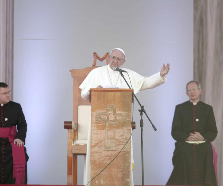 Sheinbaum lamenta muerte del Papa Francisco