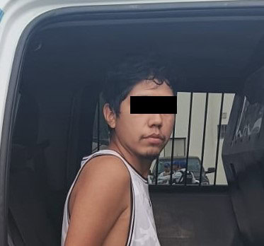 Dos jóvenes fueron detenidos por oficiales de la Policía de Monterrey, luego que presuntamente golpearan e intentaran robar a un masculino en la vía pública, en el centro de la ciudad, siendo captados por cámaras de monitoreo del C4.
