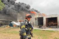 Se incendia empresa de huevo y pollo