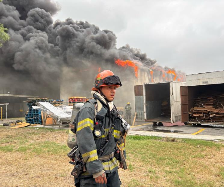 Se incendia empresa de huevo y pollo Se incendia empresa de huevo y pollo