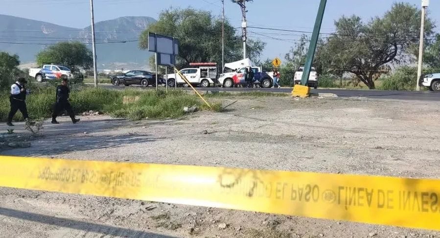 Una intensa movilización de las corporaciones policiacas se registró en el municipio de Escobedo, al reportarse el hallazgo de un cráneo humano en un predio baldío.