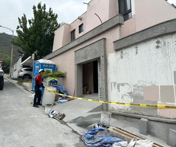 Se lesiona tras caer de un andamio Se lesiona tras caer de un andamio