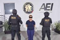 Detienen a mujer por presunto narcomenudeo