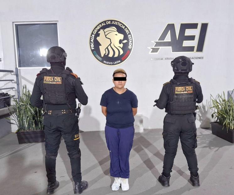 Detienen a mujer por presunto narcomenudeo Detienen a mujer por presunto narcomenudeo