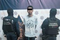 Lo arrestan por llevar armas Lo arrestan por llevar armas